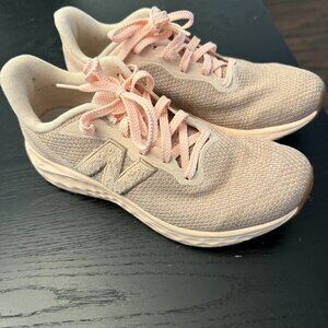New Balance Arishi V4 Fresh Foam Running Shoe in Blush